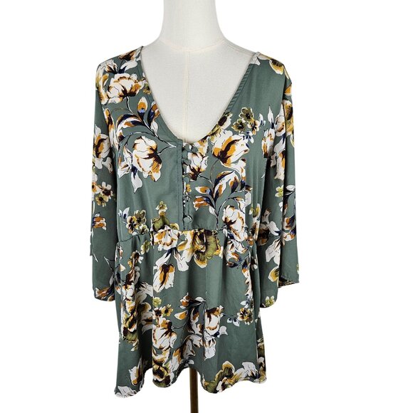 torrid Tops - Torrid Lexie Babydoll Top Size 2X Muted Green Floral Blouse V-Neck Feminine